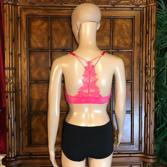 Victoria's Secret 'Very Sexy' Lace Tback Demi Bra - Picture 4 of 13